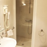 salle-de-bain-chambre-19-hotel-calenzana